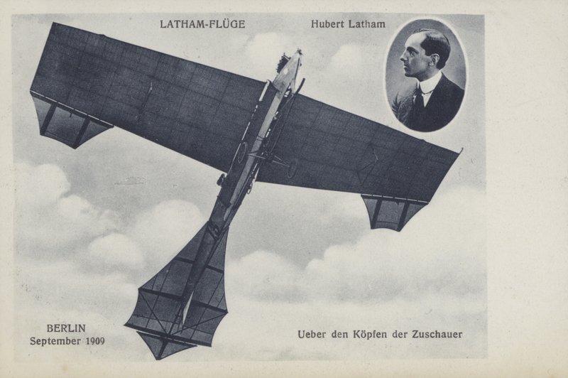 Hubert Latham francia pilóta repülése Berlin felett, 1909. szeptember (f/w fotó) alkotó: Photographer German