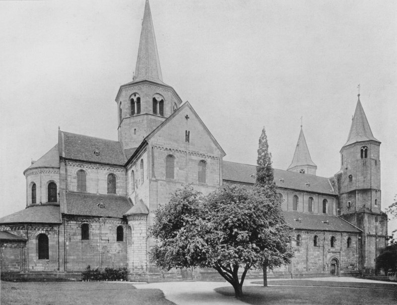 Godehardikirche (f/w fotó) alkotó: Photographer German