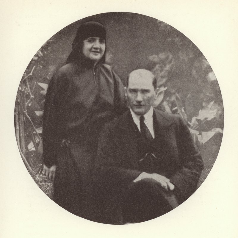 Mustafa Kemal Atatürk, Törökország elnöke és felesége, Latife Usakligil (f/w fotó) alkotó: Photographer German