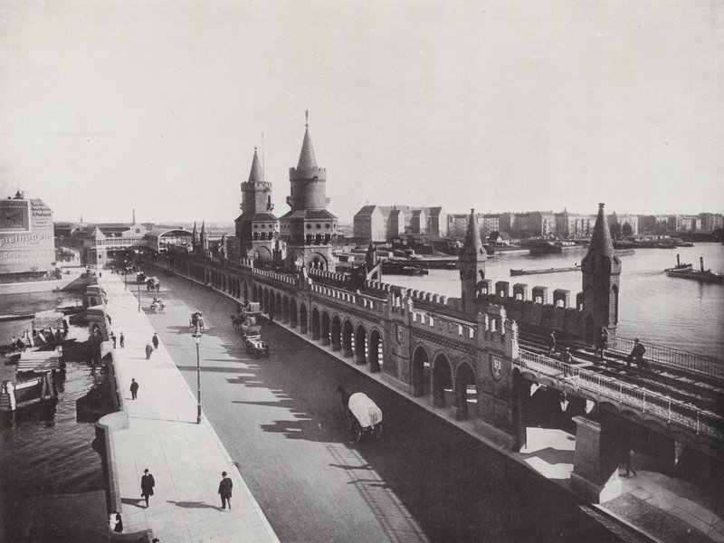 Oberbaum híd magasvasúttal (f/w fotó) alkotó: Photographer German