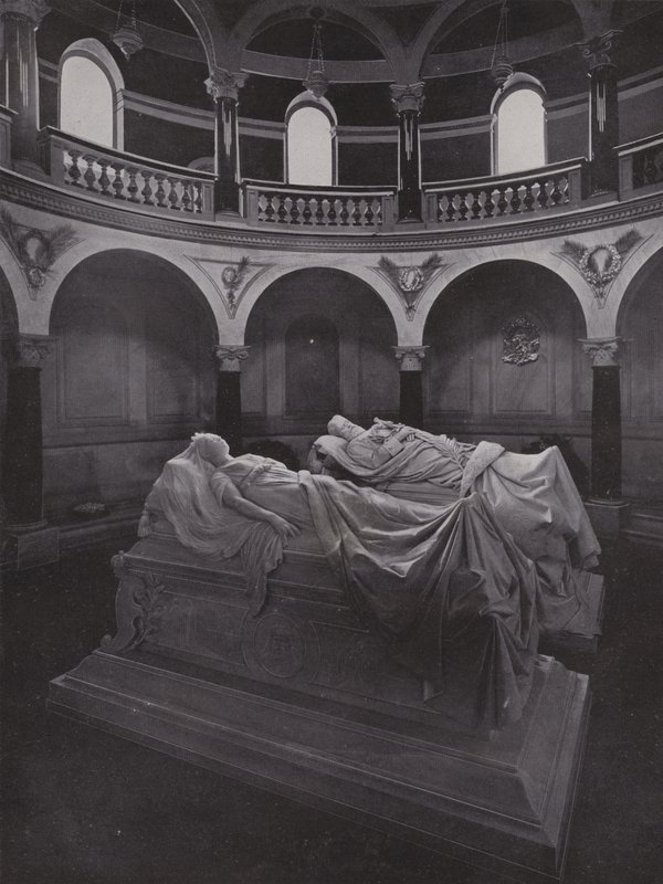 Potsdam, Béketemplom, mauzóleum Friedrich császár és császárné szarkofágjaival (f/w fotó) alkotó: Photographer German