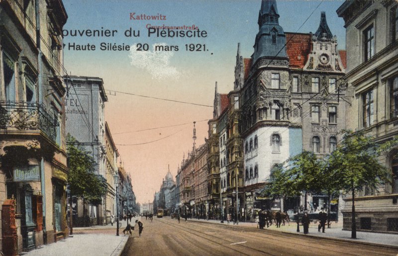 Utca Katowicében, Lengyelországban, emléklap a felső-sziléziai népszavazás emlékére, amelyet 1921. március 20-án tartottak, hogy meghatározzák a Lengyelország és Németország közötti határ egy részét (fotó) alkotó: Photographer German