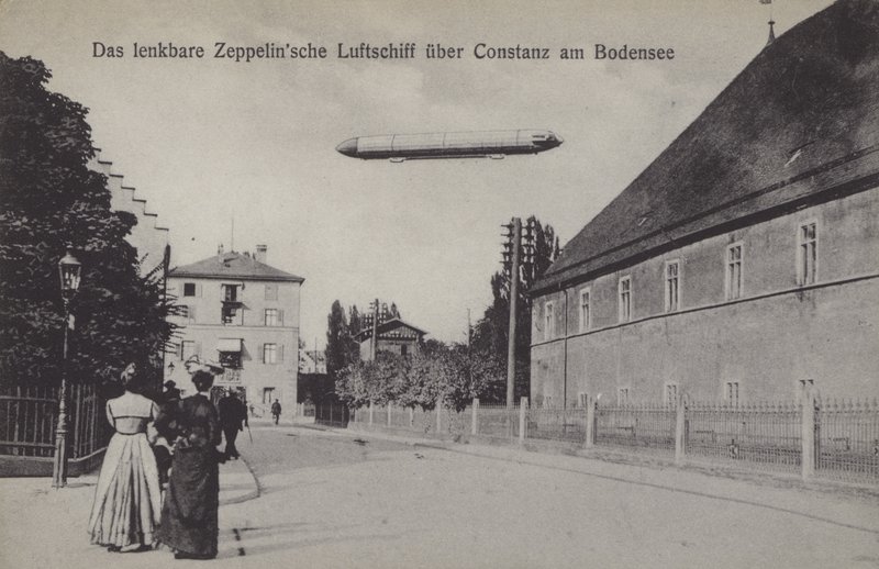 Zeppelin repül Konstanz felett, Németország (f/w fotó) alkotó: Photographer German