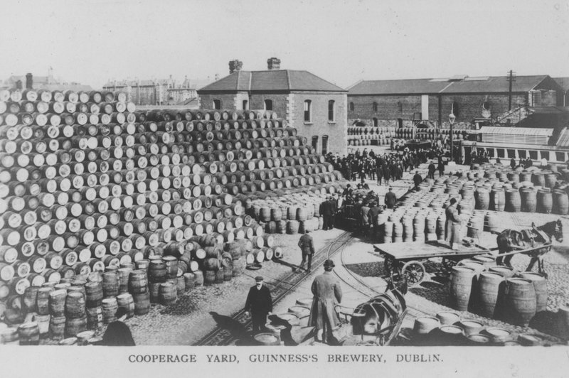 Cooperage yard, Guinness Brewery, Dublin, Írország (f/w fotó) alkotó: Photographer Irish
