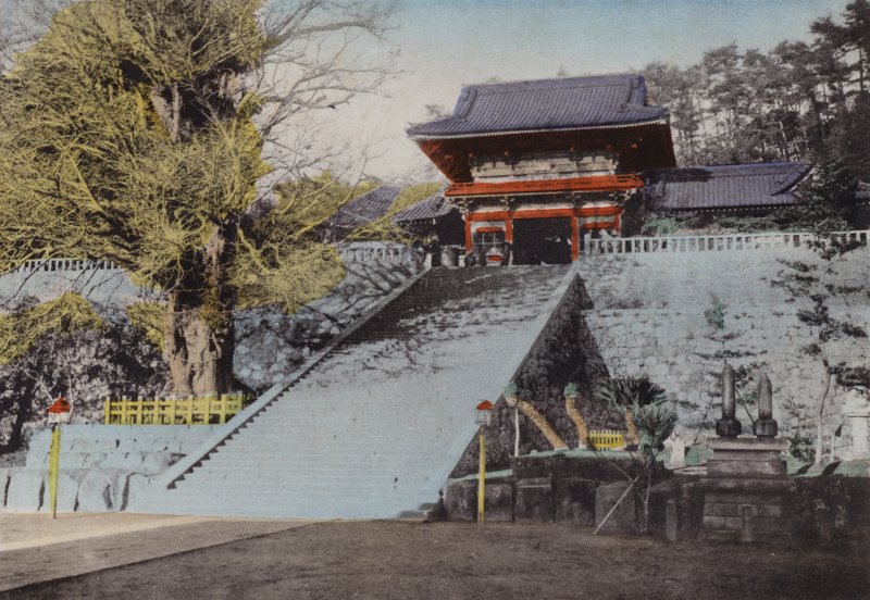Japán, 1912 körül: Hachiman templom, a 12. század végén alapított háború istenének, Kamakura (fotó) alkotó: Photographer Japanese