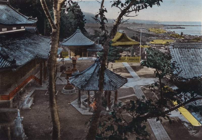 Japán, 1912 körül: Miidera, Ohmi 8 nézetének egyike, Kyoto közelében (fotó) alkotó: Photographer Japanese