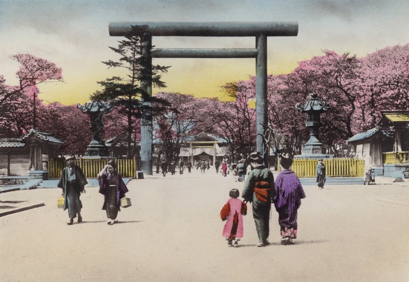 Japán, 1912 körül: A Shokonsha hatalmas bronz torii vagy a nemzeti bajokban elhunyt katonák szentélyére hivatkozó szellem, Tokió (fotó) alkotó: Photographer Japanese