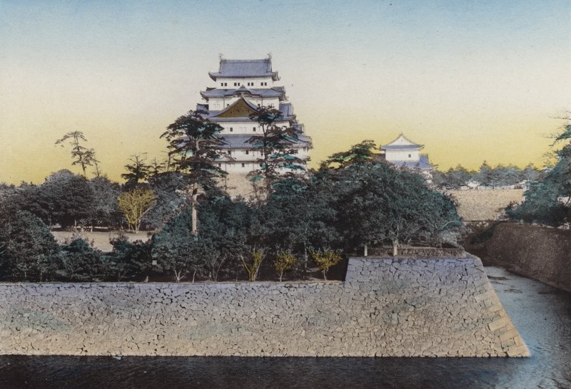 Japán, 1912 körül: A híres Nagoya kastély, 1610-ből származik; Nagyon ismert az aranydelfinson a tartó tetején, a delfin magassága 8 láb 7 hüvelyk, értéke körülbelül 360 000 jen, Nagoya (fotó) alkotó: Photographer Japanese