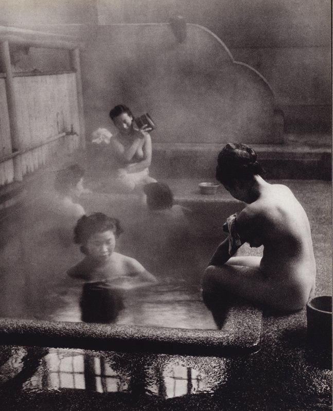 Nyilvános fürdő (f/w fotó) alkotó: Photographer Japanese