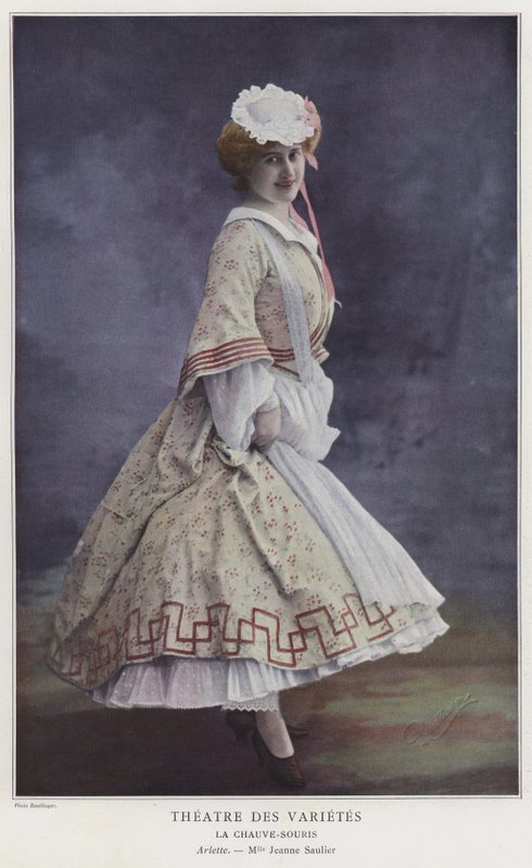 Jeanne Saulier mint Arlette a La Chauve-Sourisban (színes fotó) alkotó: Reutlinger Studio