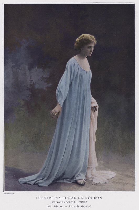 Marie-Therese Pierat Daphne szerepében a Les Noces Corinthiennesben (színes fotó) alkotó: Reutlinger Studio