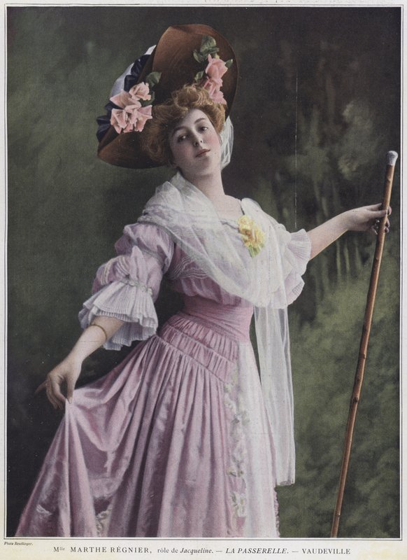 Marthe Regnier Jacqueline szerepében a La Passerelle-ben (színes fotó) alkotó: Reutlinger Studio