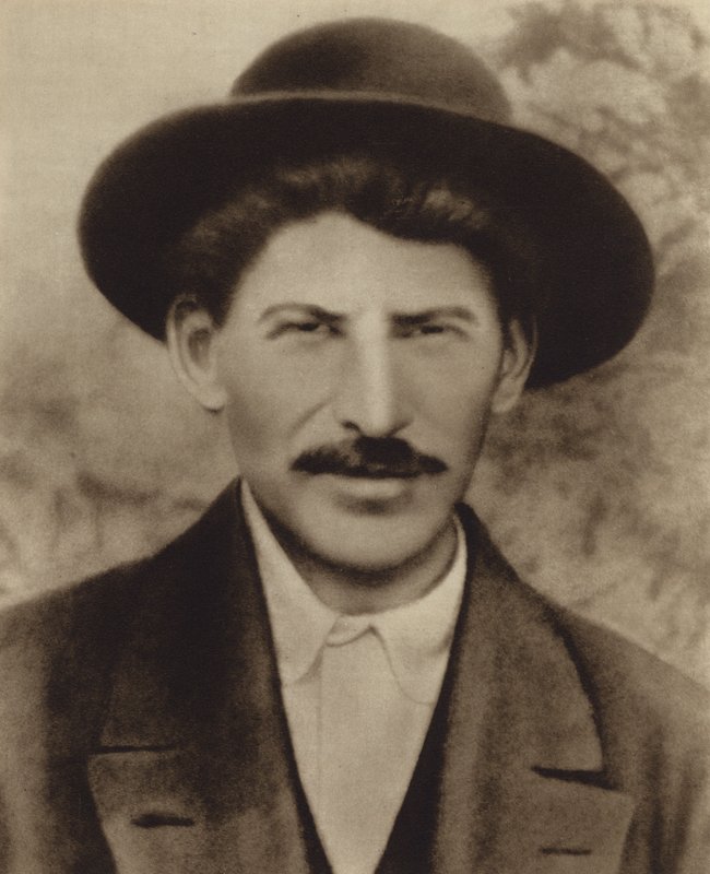 Joszif Sztálin szibériai száműzetése alatt, 1915 alkotó: Russian Photographer