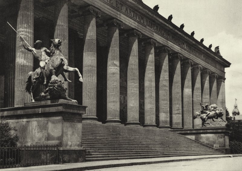 Berlin: Altes Múzeum; A Régi Múzeum (f/w fotó) alkotó: Sasha Stone