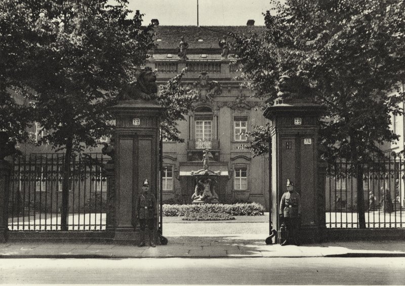 Berlin: Reichsprasidenten-Palais; A köztársasági elnök rezidenciája (f/w fotó) alkotó: Sasha Stone