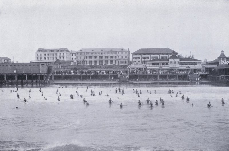 Ocean Beach, Durban (f/w fotó) alkotó: South African Photographer