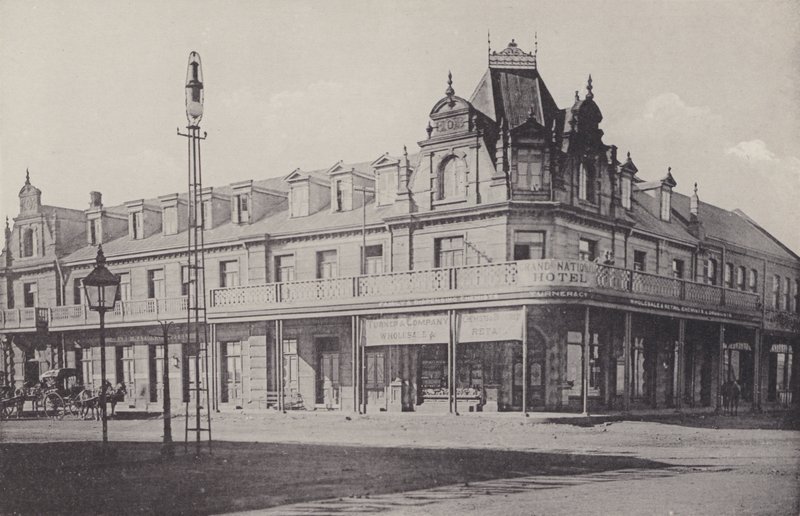 The Grand National Hotel (f/w fotó) alkotó: South African Photographer