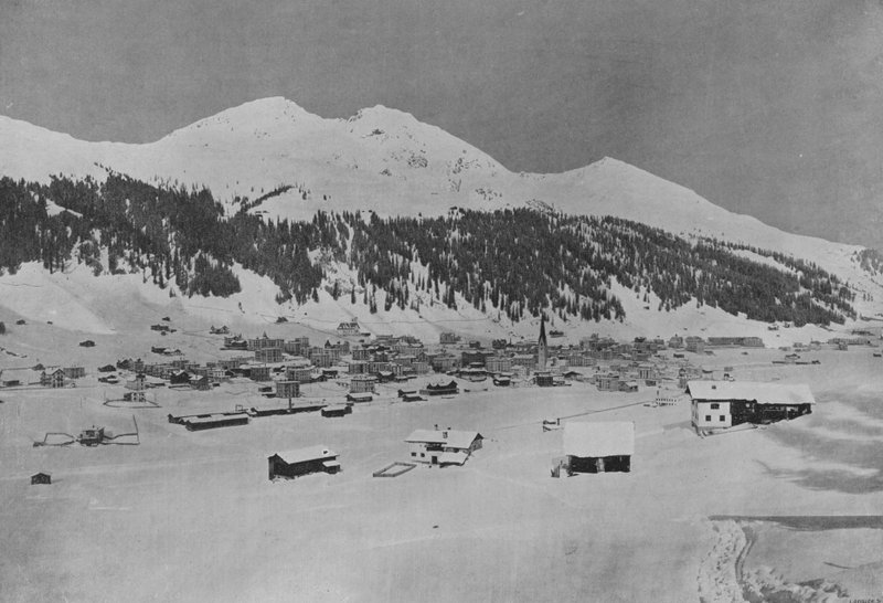 Davos-Platz et le Strelahorn (f/w fotó) alkotó: Swiss Photographer