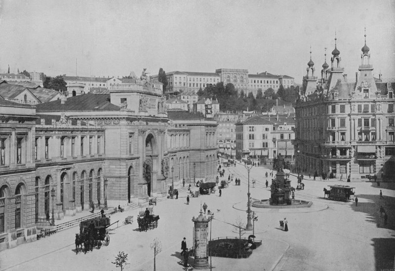 Zürich, Állomás tér és a Polytechnikum (f/w fotó) alkotó: Swiss Photographer