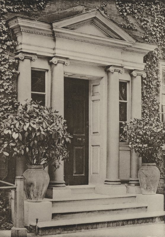Doorway, East Pallant, Chichester (f/w fotó) alkotó: William Galsworthy Davie