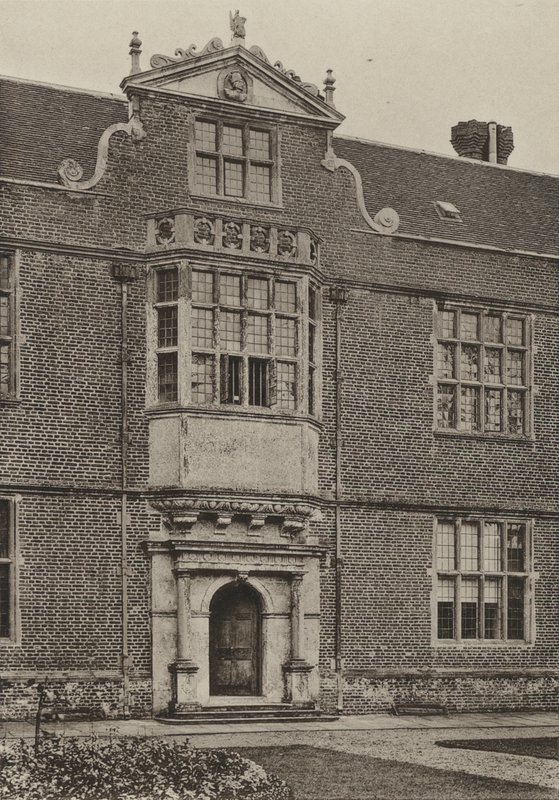 Bejárati ajtó, Bejárati öböl, Déli szárny, Cobham Hall (f/w fotó) alkotó: William Galsworthy Davie
