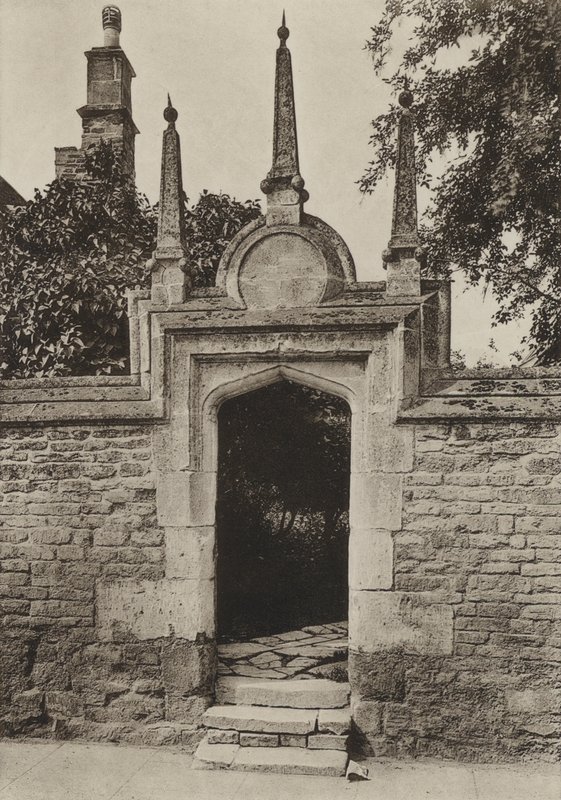 Doorway, Paynis Almshouses, Oundle (f/w fotó) alkotó: William Galsworthy Davie