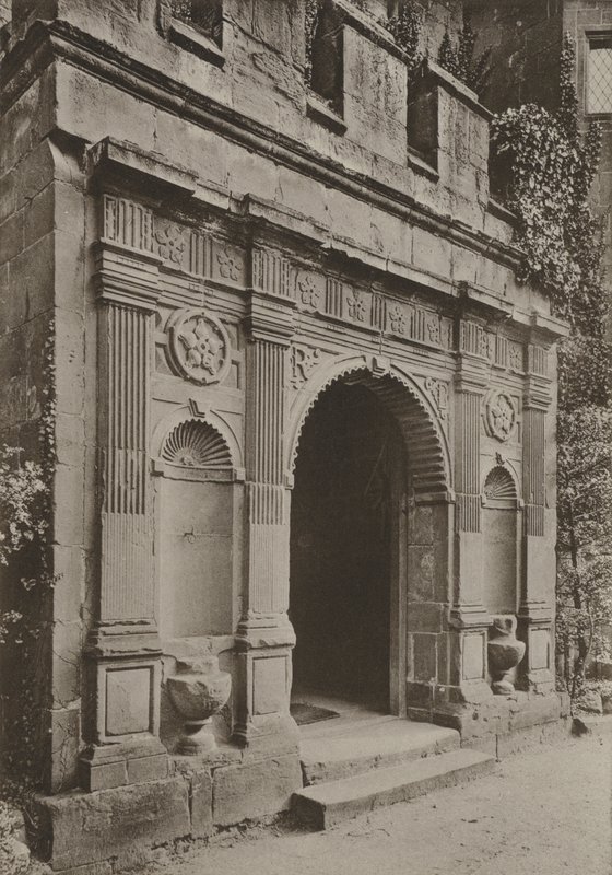 Ajtó, veranda a Gate House-nál, Kenilworth (f/w fotó) alkotó: William Galsworthy Davie