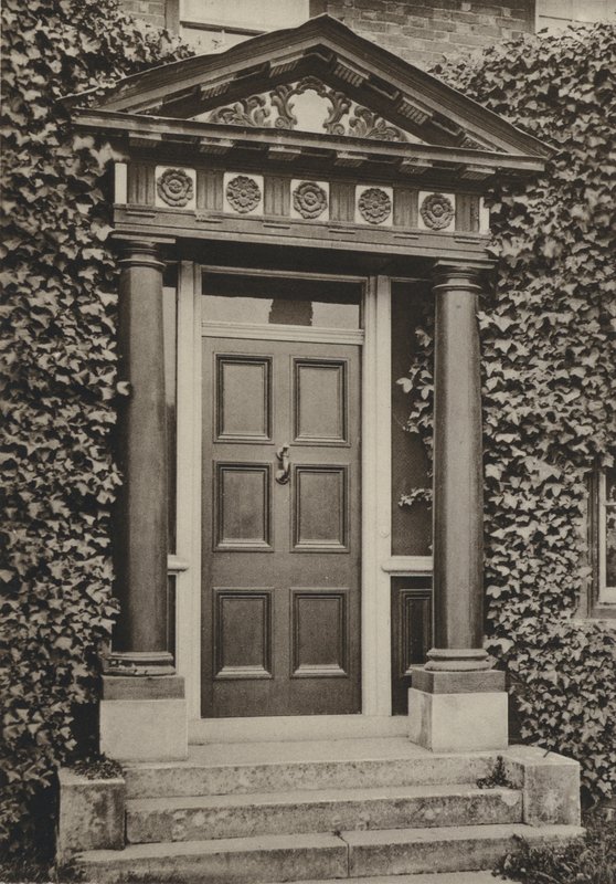 Doorway, Tenterden, Kent (f/w fotó) alkotó: William Galsworthy Davie