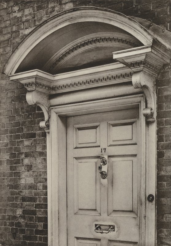 Doorway, The Causeway, Horsham, Sussex (f/w fotó) alkotó: William Galsworthy Davie