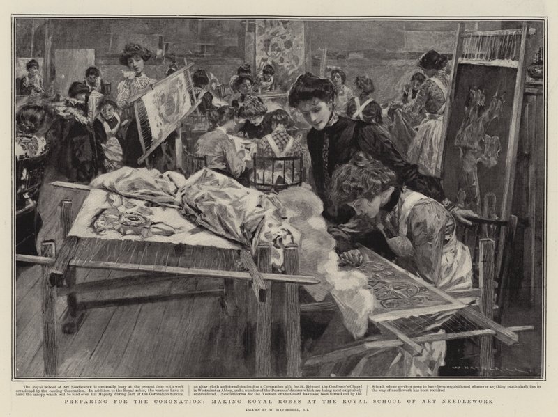 Felkészülés a koronázásra, királyi köntösök készítése a Royal School of Art Tűvarróiskolában alkotó: William Hatherell