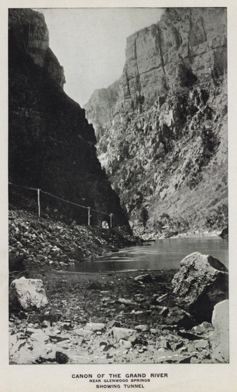 Colorado kanyonjai: A Grand River kanonja, Glenwood Springs közelében, alagút látható (f/w fotó) alkotó: William Henry Jackson