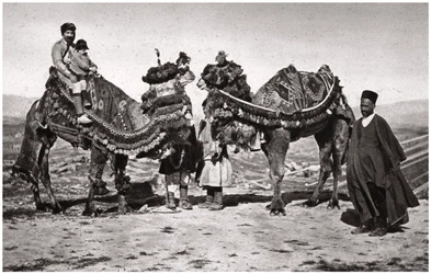Zarándokok teveikkel Karbalába, Irakba, 1925