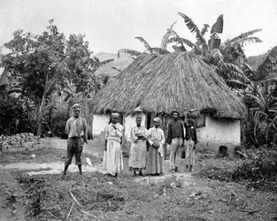 Fekete lakosok kunyhója, Jamaica, 1905 körül.