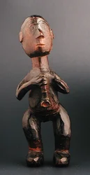 Pipát tartó európai férfi álló alakja, Délkelet-Afrika, 19. század vége (fa)