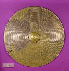 Pajzs a Tribley-ből, késő bronzkor (bronz)