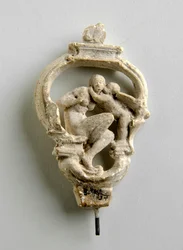 Maquette kulcs íjhoz, Ámor suttogásával egy ülő lánynak: három vázlat a központi csoport számára (gipsz)