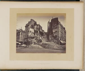 A lángoló Place de la Bastille.