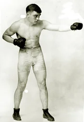 Leo Houck, 1911 (szépia fotó)