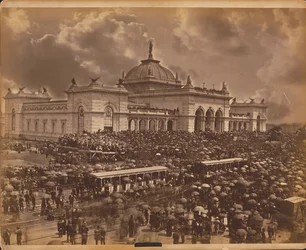 A megnyitó napja, „A szónokok“, az 1876-os Centenáriumi Nemzetközi Kiállítás, Philadelphia
