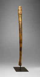 Coup Stick, Yankton Sioux, 1880 körül (fa, sárgaréz szögek, pigment és forró reszelőnyomok)