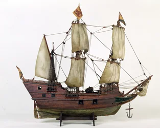 A félhold modellje, Henry Hudsons hajó, 1825-1900 (fa, vászon, fém, festék, húr)