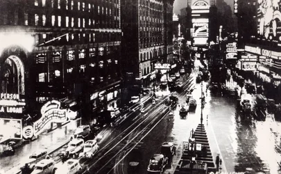 Times Square at Night, New York, 1930 körül (egy fénykép után)