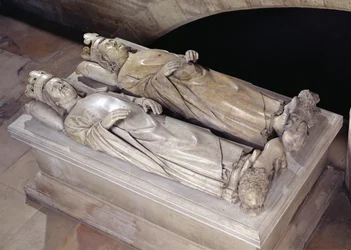 Philippe VI (1293-1350) de Valois és Jean II (1319-64) Le Bon (márvány) képmásai