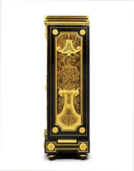 Louis XIV petit armoise, 1700-1710 körül (ormolu, sárgaréz, teknősbékahéj, ébenfa és intarzia)