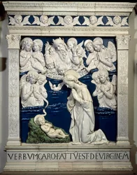 A bennszülött. A Szentháromság ábrázolása Istennel, Jézus Krisztussal és a Szentlélek galambjával. Andrea della Robbia magas domborműves kerámiája