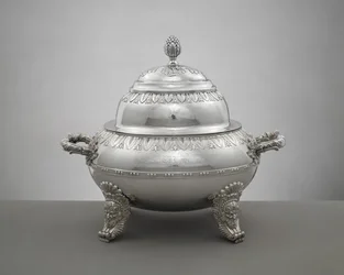 Leves Tureen