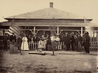 11. tányér. Grant tábornok és csapata Fort Sandersben, 1869 (fénykép)