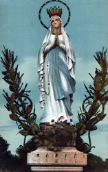 A Lourdes - Hautes Pyreneesben (65) megkoronázott szűz 1900 körül.