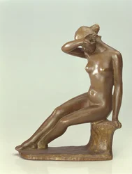 Arcát kezével eltakaró nő, 1900 (bronz)