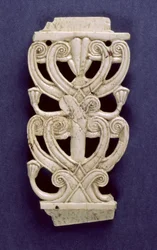Palmette-töredék Fort Shalmaneser-ből, Nimrud, Kr.e. 8. század